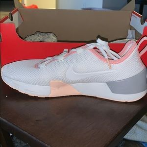Sz 8 Nike Ashin Modern